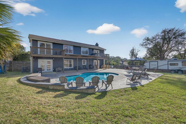 33 Birch Avenue, Shalimar, FL 32579