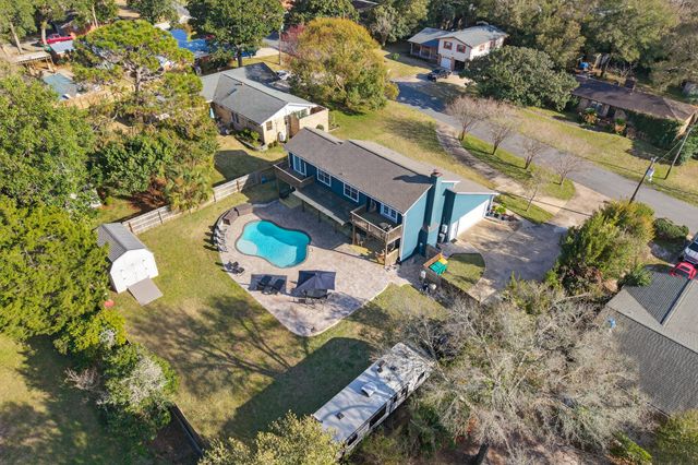 33 Birch Avenue, Shalimar, FL 32579