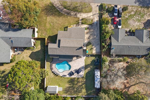 33 Birch Avenue, Shalimar, FL 32579