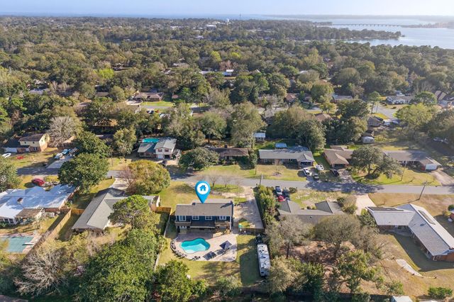 33 Birch Avenue, Shalimar, FL 32579