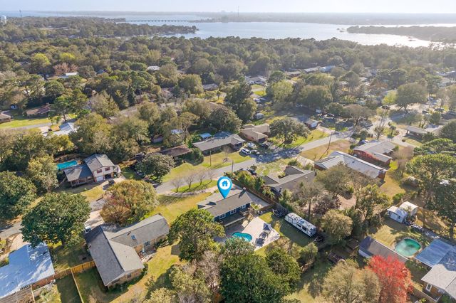 33 Birch Avenue, Shalimar, FL 32579