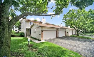 878 SWAN Lane 878, Deerfield, IL 60015