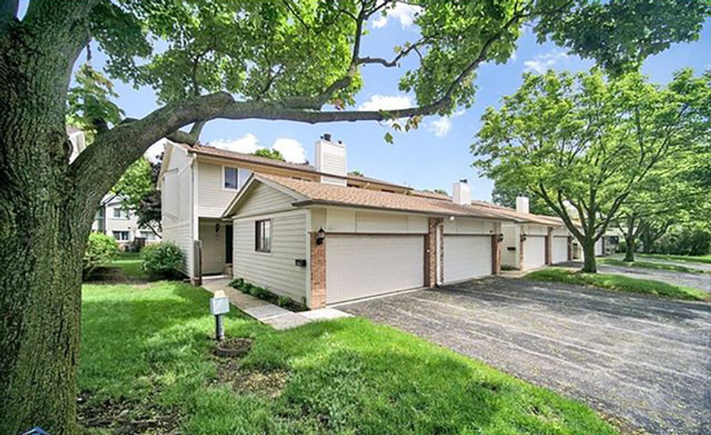 878 SWAN Lane 878, Deerfield, IL 60015