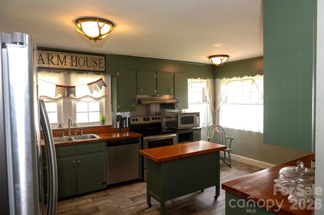 68 Hillside Terrace Drive, Waynesville, NC 28786