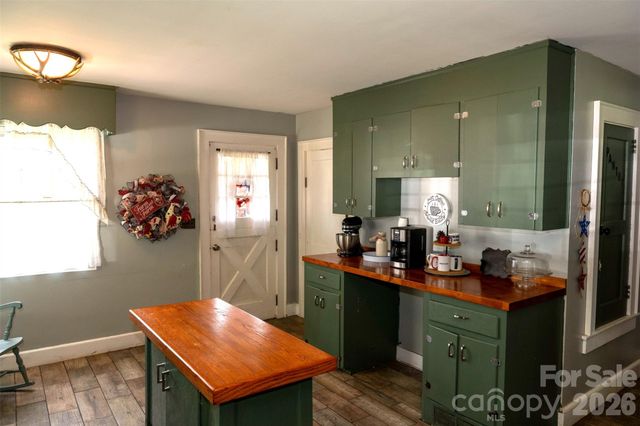 68 Hillside Terrace Drive, Waynesville, NC 28786