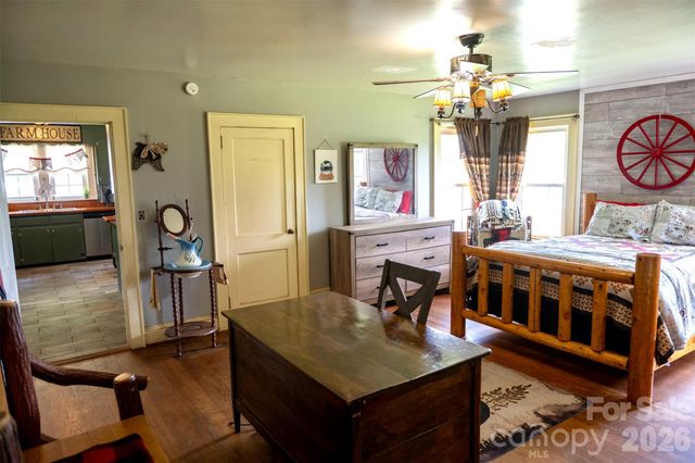 68 Hillside Terrace Drive, Waynesville, NC 28786