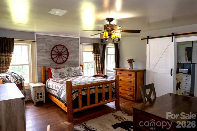 68 Hillside Terrace Drive, Waynesville, NC 28786