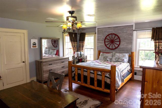 68 Hillside Terrace Drive, Waynesville, NC 28786