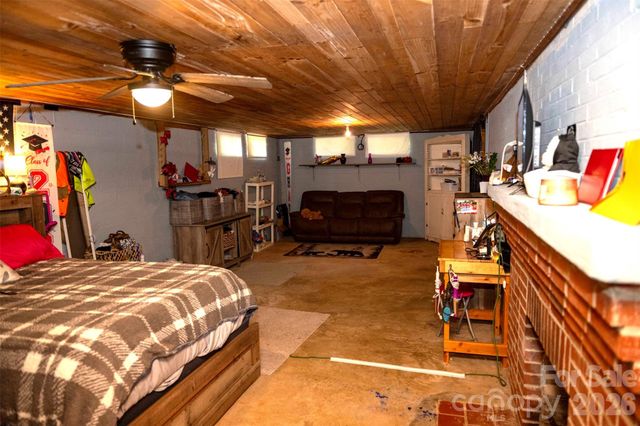 68 Hillside Terrace Drive, Waynesville, NC 28786