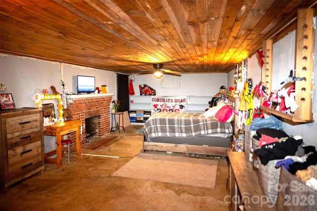 68 Hillside Terrace Drive, Waynesville, NC 28786