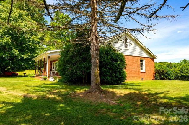 68 Hillside Terrace Drive, Waynesville, NC 28786
