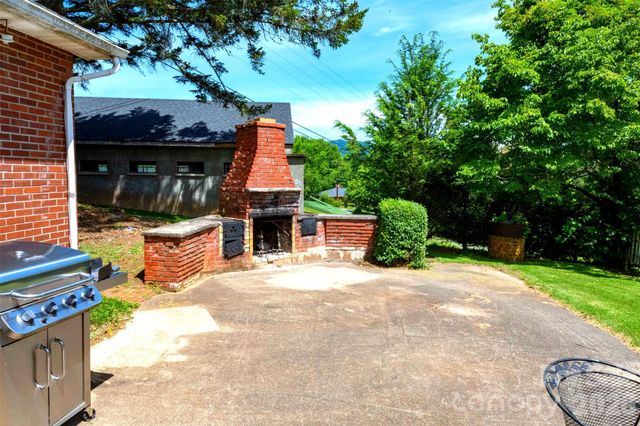 68 Hillside Terrace Drive, Waynesville, NC 28786