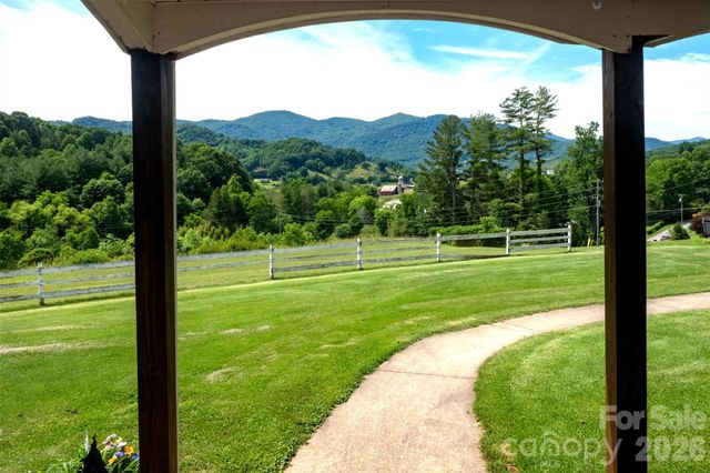 68 Hillside Terrace Drive, Waynesville, NC 28786