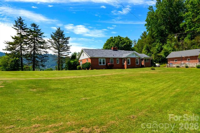 68 Hillside Terrace Drive, Waynesville, NC 28786