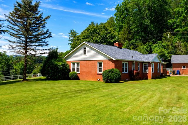 68 Hillside Terrace Drive, Waynesville, NC 28786