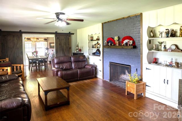 68 Hillside Terrace Drive, Waynesville, NC 28786