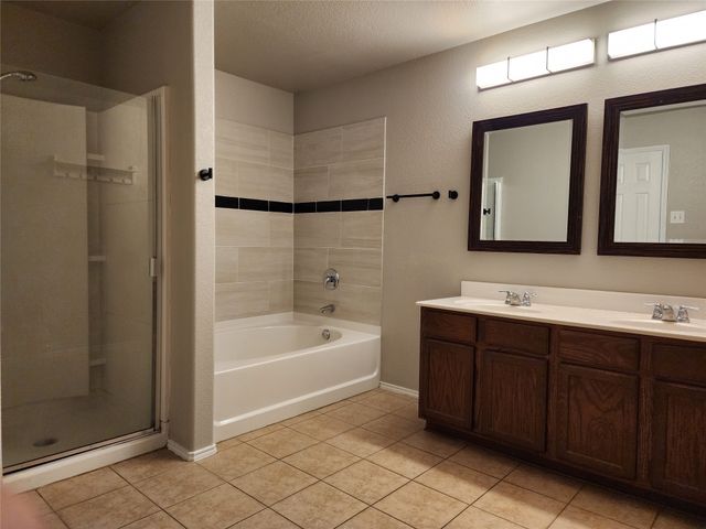 700 Swan Drive, Aubrey, TX 76227