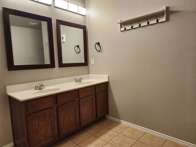 700 Swan Drive, Aubrey, TX 76227