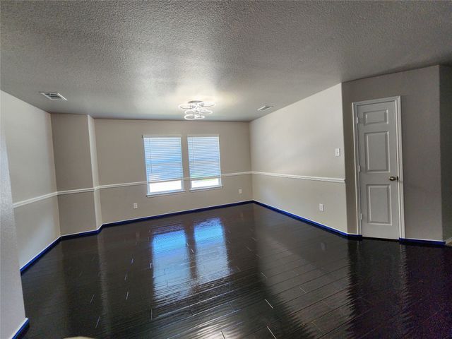 700 Swan Drive, Aubrey, TX 76227