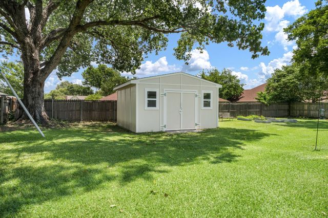 602 Highland Hills Lane, Highland Village, TX 75077
