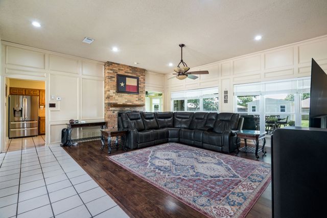 602 Highland Hills Lane, Highland Village, TX 75077