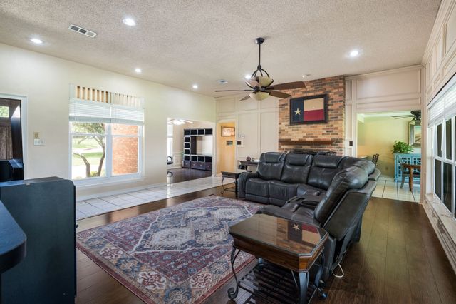 602 Highland Hills Lane, Highland Village, TX 75077