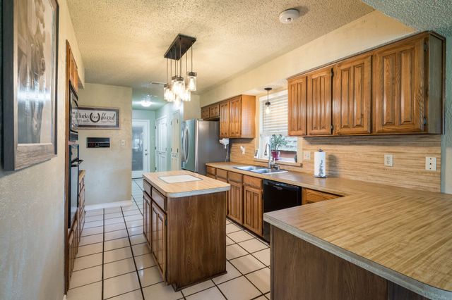 602 Highland Hills Lane, Highland Village, TX 75077
