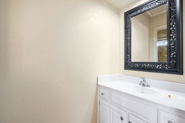 602 Highland Hills Lane, Highland Village, TX 75077