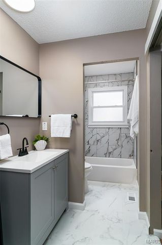 11652 Las Ladera Drive, Unincorporated, MO 63033