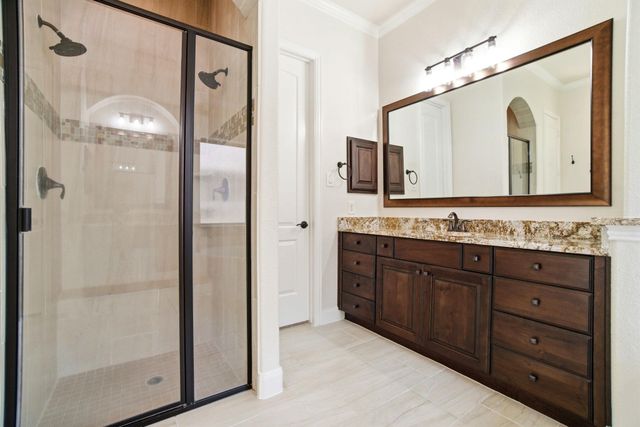 131 Hunter Hollow Drive, Montgomery, TX 77316