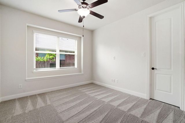 131 Hunter Hollow Drive, Montgomery, TX 77316