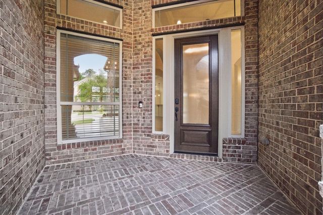 131 Hunter Hollow Drive, Montgomery, TX 77316