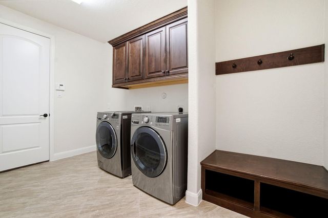 131 Hunter Hollow Drive, Montgomery, TX 77316