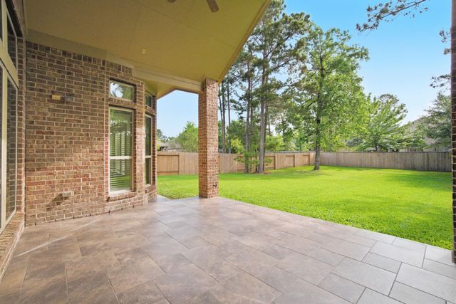 131 Hunter Hollow Drive, Montgomery, TX 77316