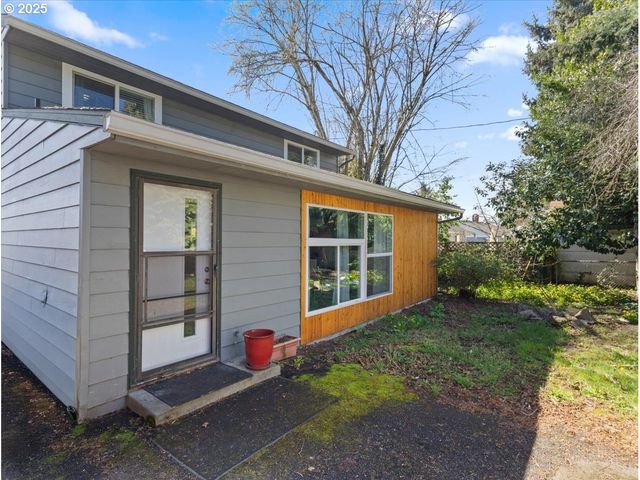 3504 E 12TH St, Vancouver, WA 98661