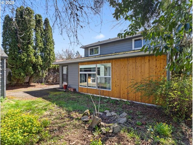 3504 E 12TH St, Vancouver, WA 98661