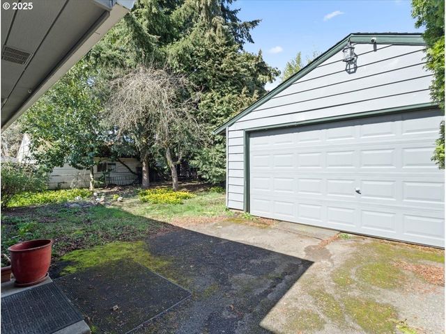 3504 E 12TH St, Vancouver, WA 98661