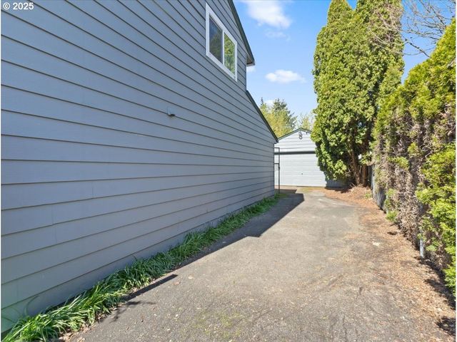 3504 E 12TH St, Vancouver, WA 98661