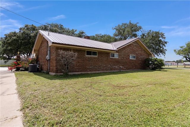510 E Inez St, Beeville, TX 78102
