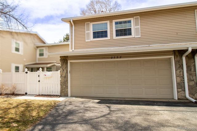 2752 S Heather Gardens Way 13, Aurora, CO 80014