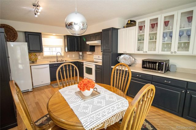 2752 S Heather Gardens Way 13, Aurora, CO 80014