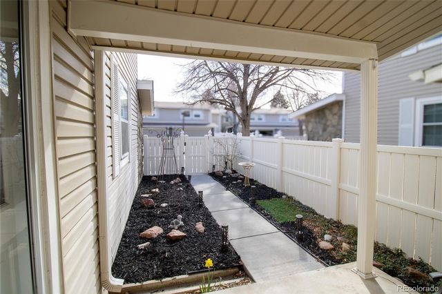 2752 S Heather Gardens Way 13, Aurora, CO 80014