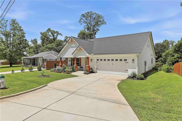 16 Watson Drive, Newnan, GA 30263