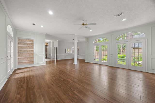 135 S Copperknoll Circle, The Woodlands, TX 77381