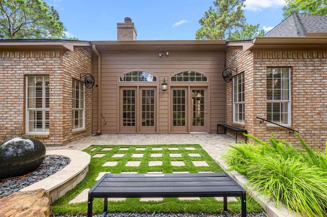 135 S Copperknoll Circle, The Woodlands, TX 77381
