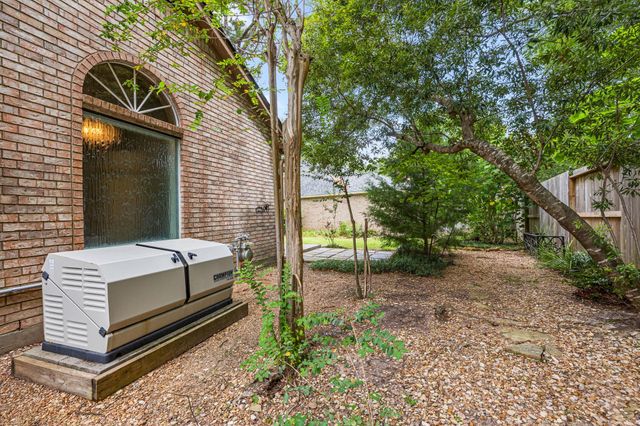 135 S Copperknoll Circle, The Woodlands, TX 77381