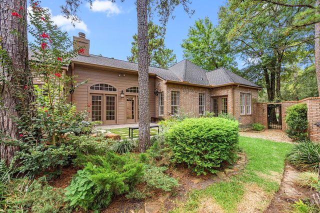 135 S Copperknoll Circle, The Woodlands, TX 77381