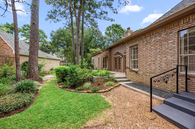 135 S Copperknoll Circle, The Woodlands, TX 77381