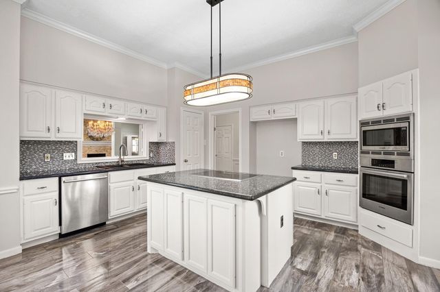 135 S Copperknoll Circle, The Woodlands, TX 77381