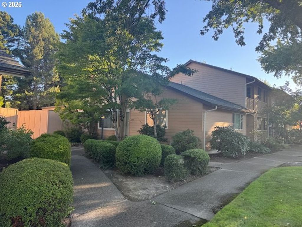 1748 Nw 143RD Ave, Portland, OR 97229